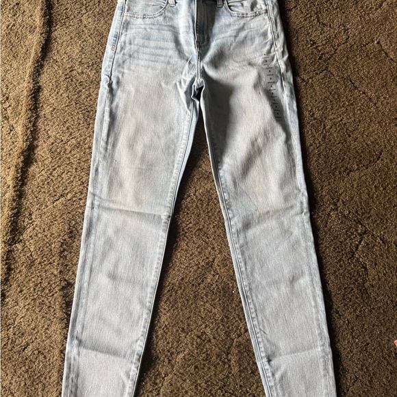 American Eagle Outfitters Light Wash Skinny Jeans - Picture 1 of 4